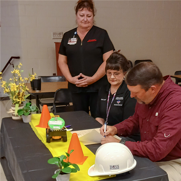 Students Can “Dig In” to Healthy Breakfast Options at School